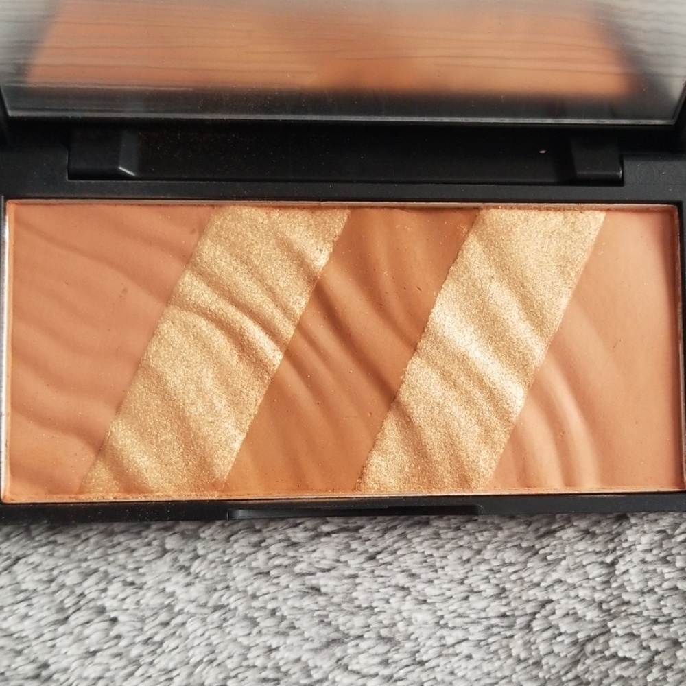 Bronzer - Picture 3 of 4